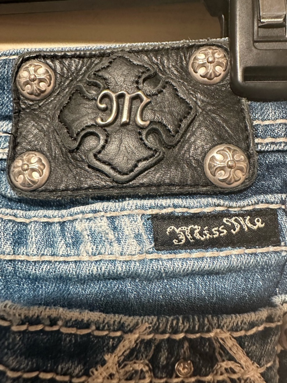 Miss Me Studded Cross Pocket Distressed
Boot Cut Jeans Size 26 - Picture 8 of 10